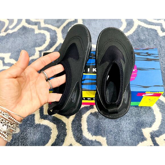 Nike Aqua Turf, Black, sz 6 - Picture 2 of 9